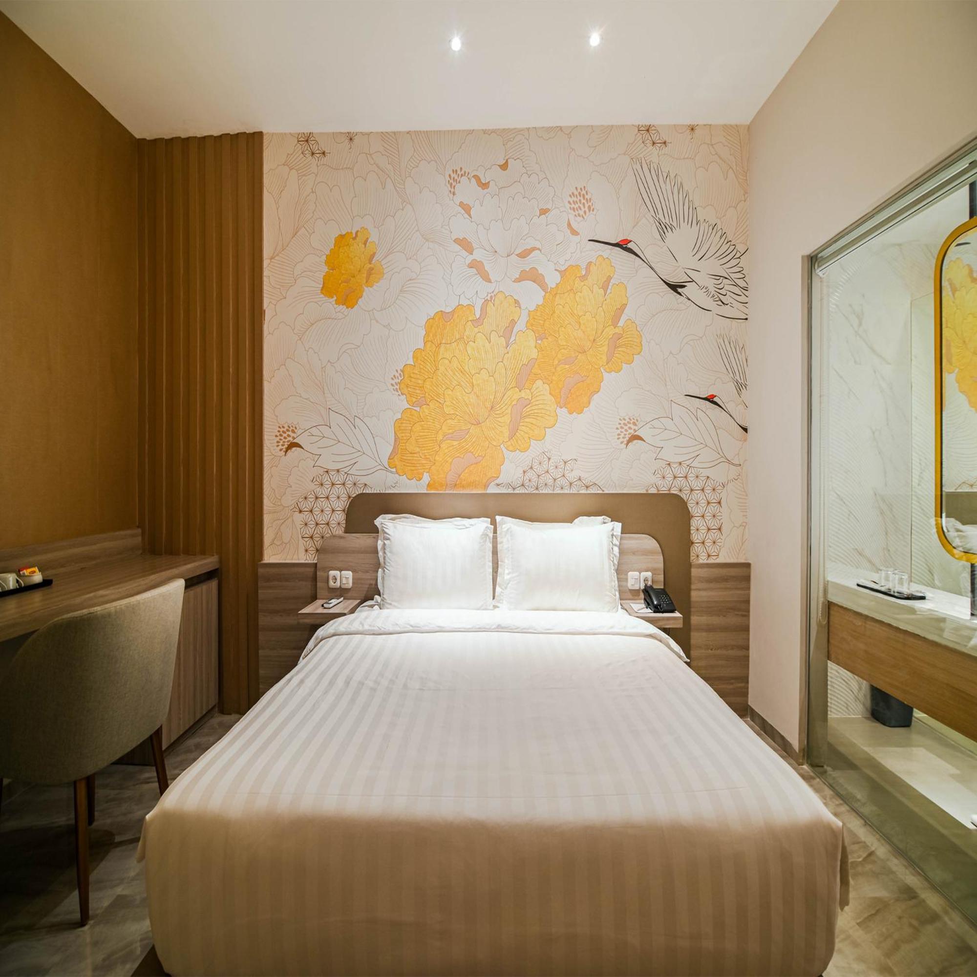 Yulia Hotel Managed By Hig Gorontalo Bagian luar foto